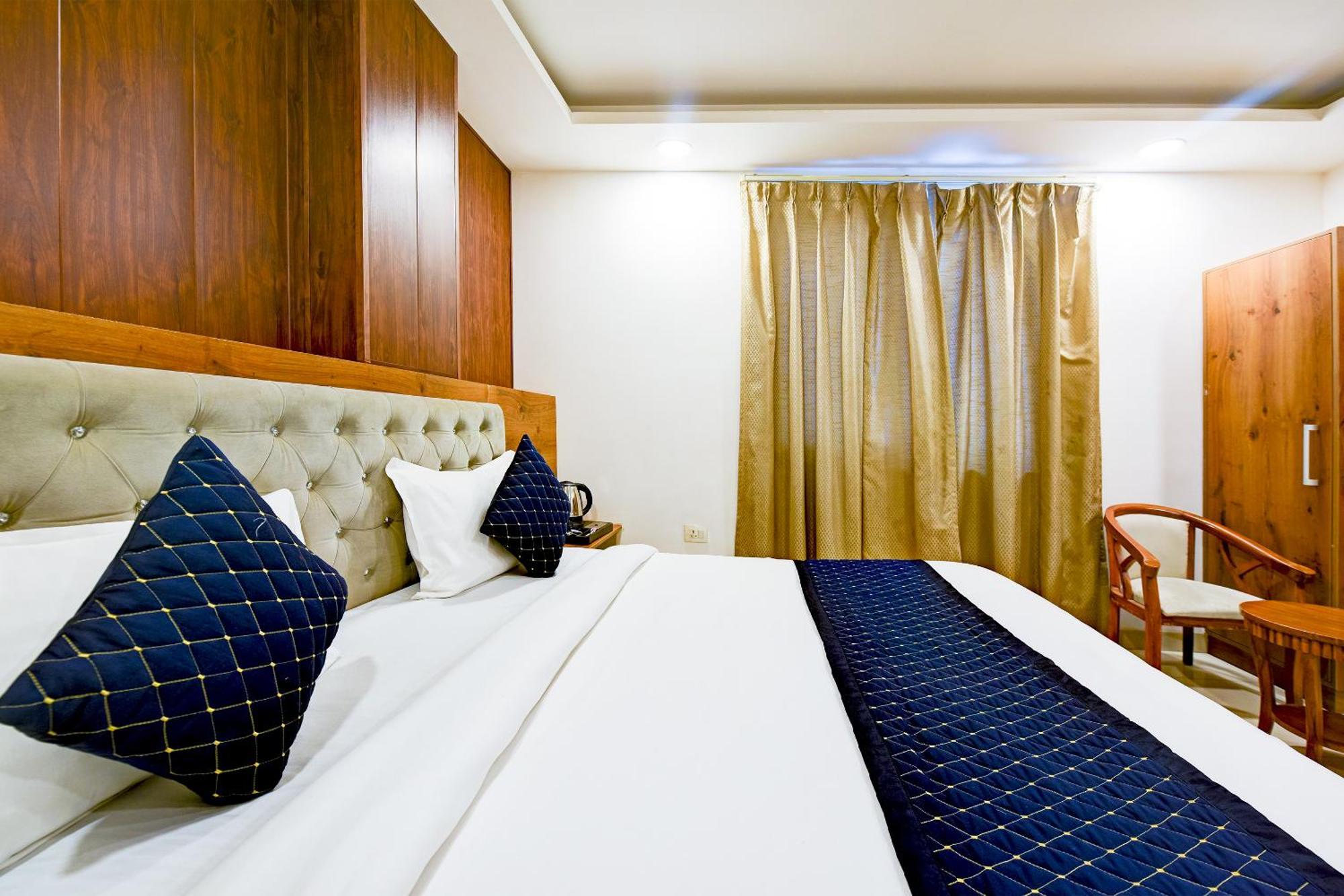 Hotel Grand Qubic Near Delhi Airport Nuova Delhi Esterno foto
