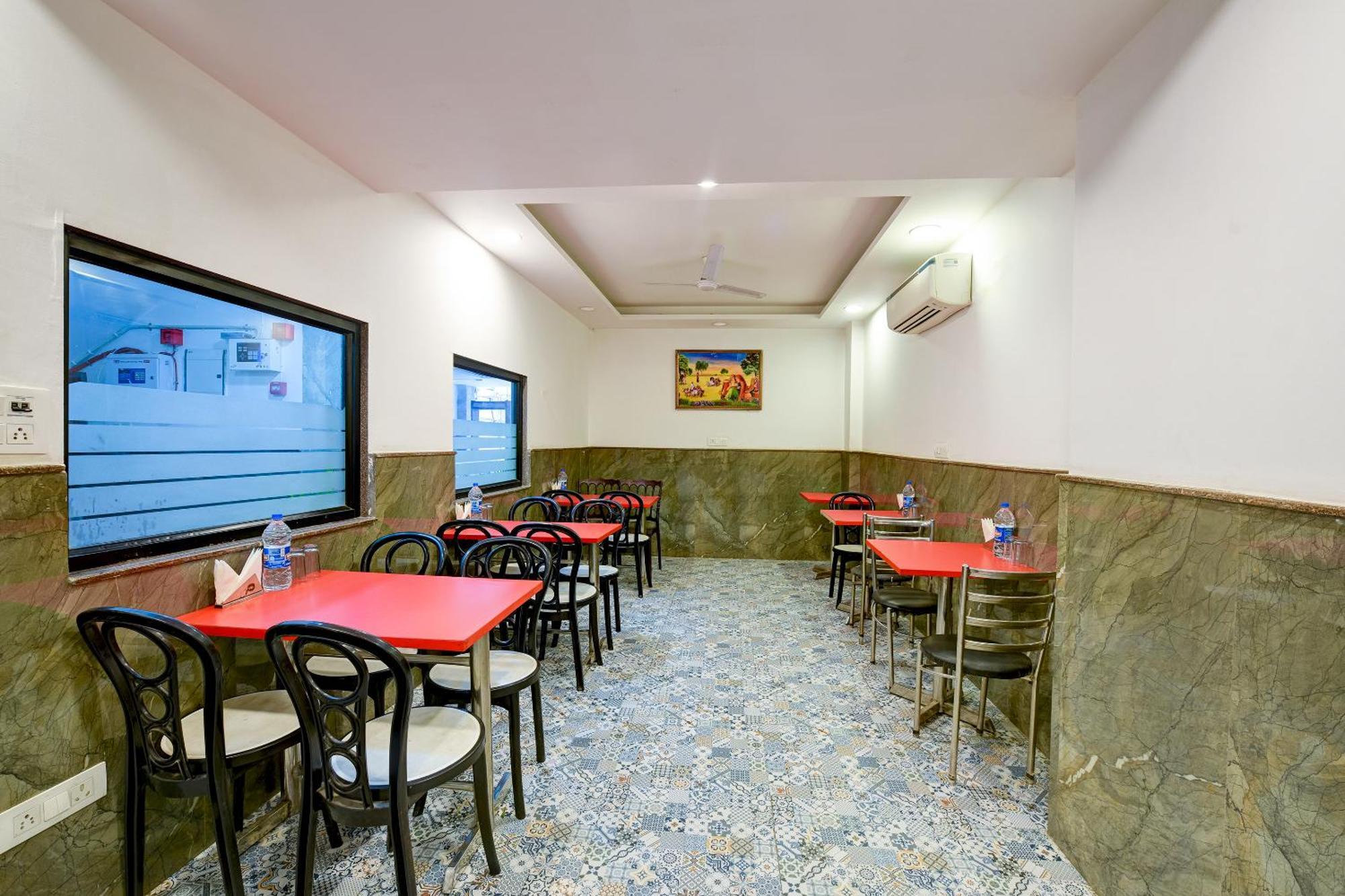 Hotel Grand Qubic Near Delhi Airport Nuova Delhi Esterno foto