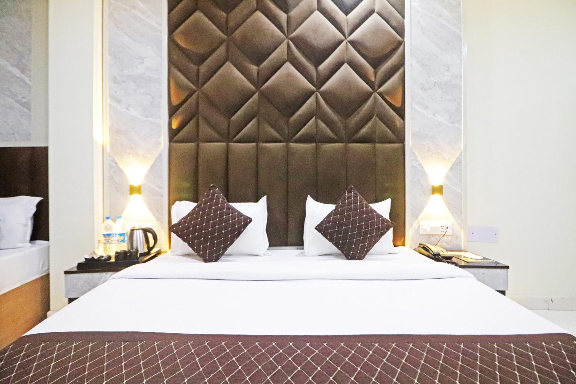 Hotel Grand Qubic Near Delhi Airport Nuova Delhi Esterno foto